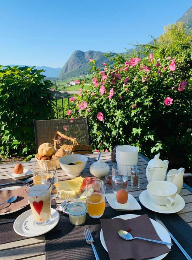 Kreuzstein Bed&Breakfast Appiano Sulla Strada Del Vino Ngoại thất bức ảnh